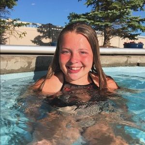 Meet your Posher, Brooke